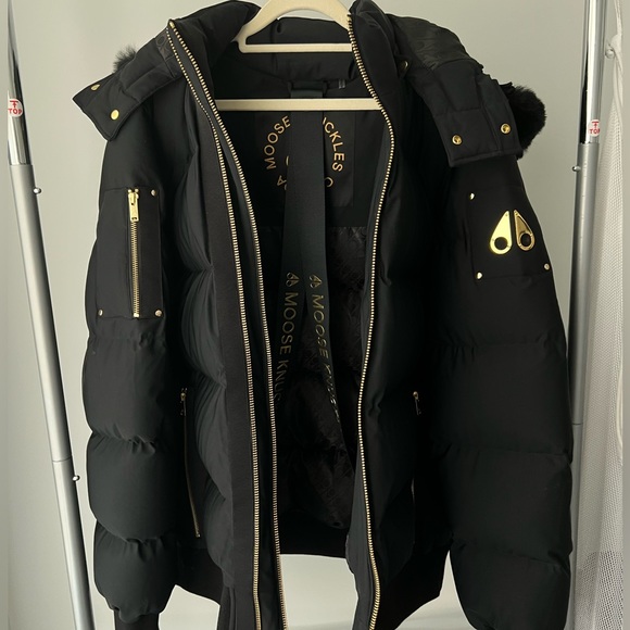 Moose Knuckles - Puffer Jacket to Druffle Bag - Picture 8 of 16
